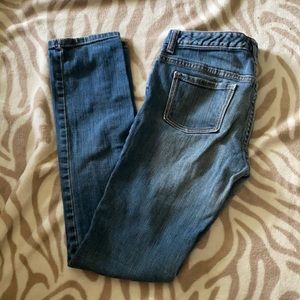 ⭐️ 3 for $10 Old Navy dark wash jeans